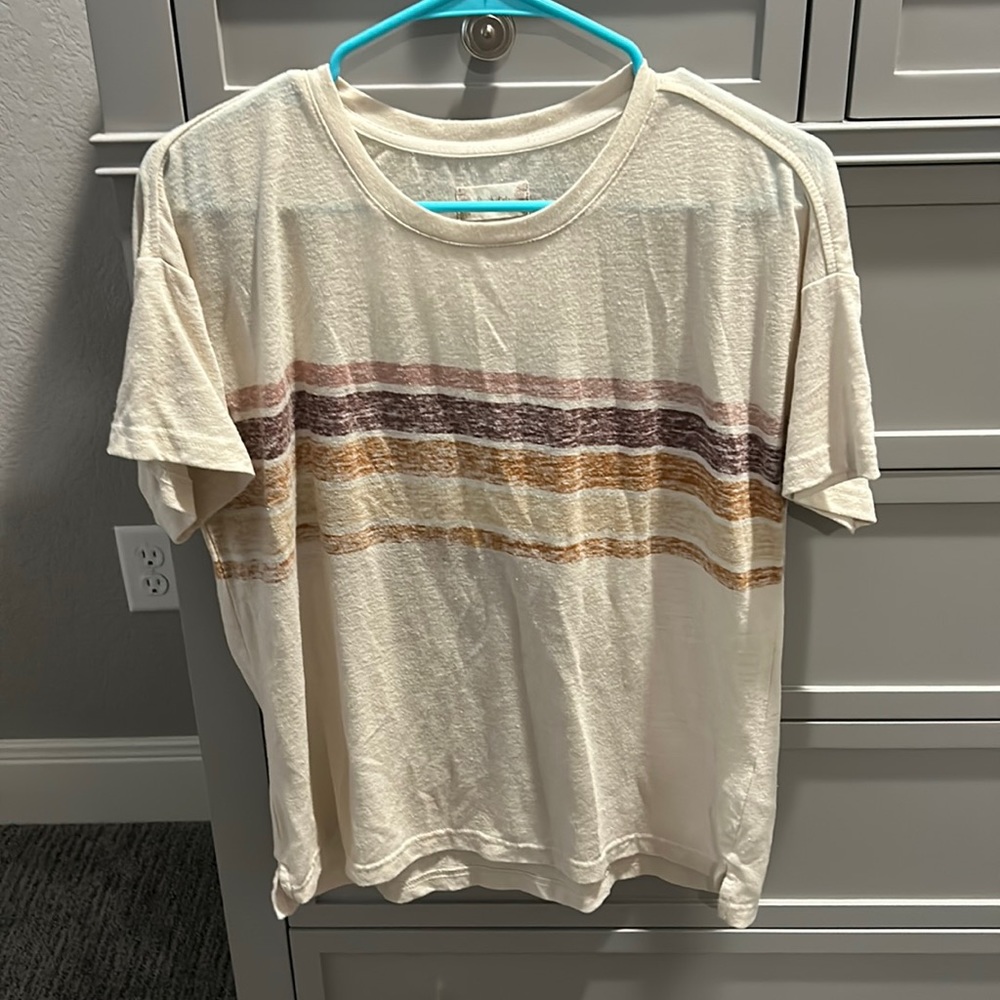 Medium altard state top, barely worn